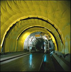 Electrification of the Gotthard railway line with all its tunnels at the biginning of last century was for Sika the occasion to lay the foundation for tunnel waterproofing